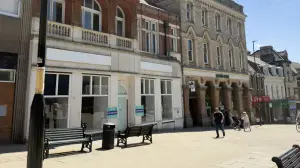 Empty shops